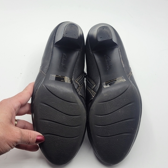 Clarks Bendables leather upper ankle booties size 8 1/2 M - Picture 11 of 16